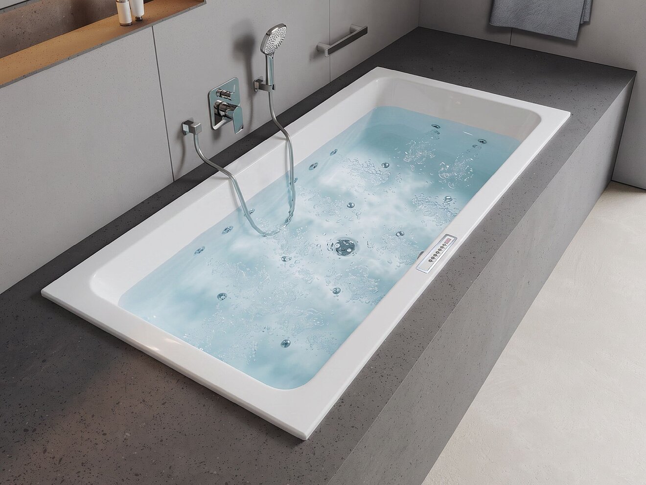 FOR Whirlwanne mit Wasser