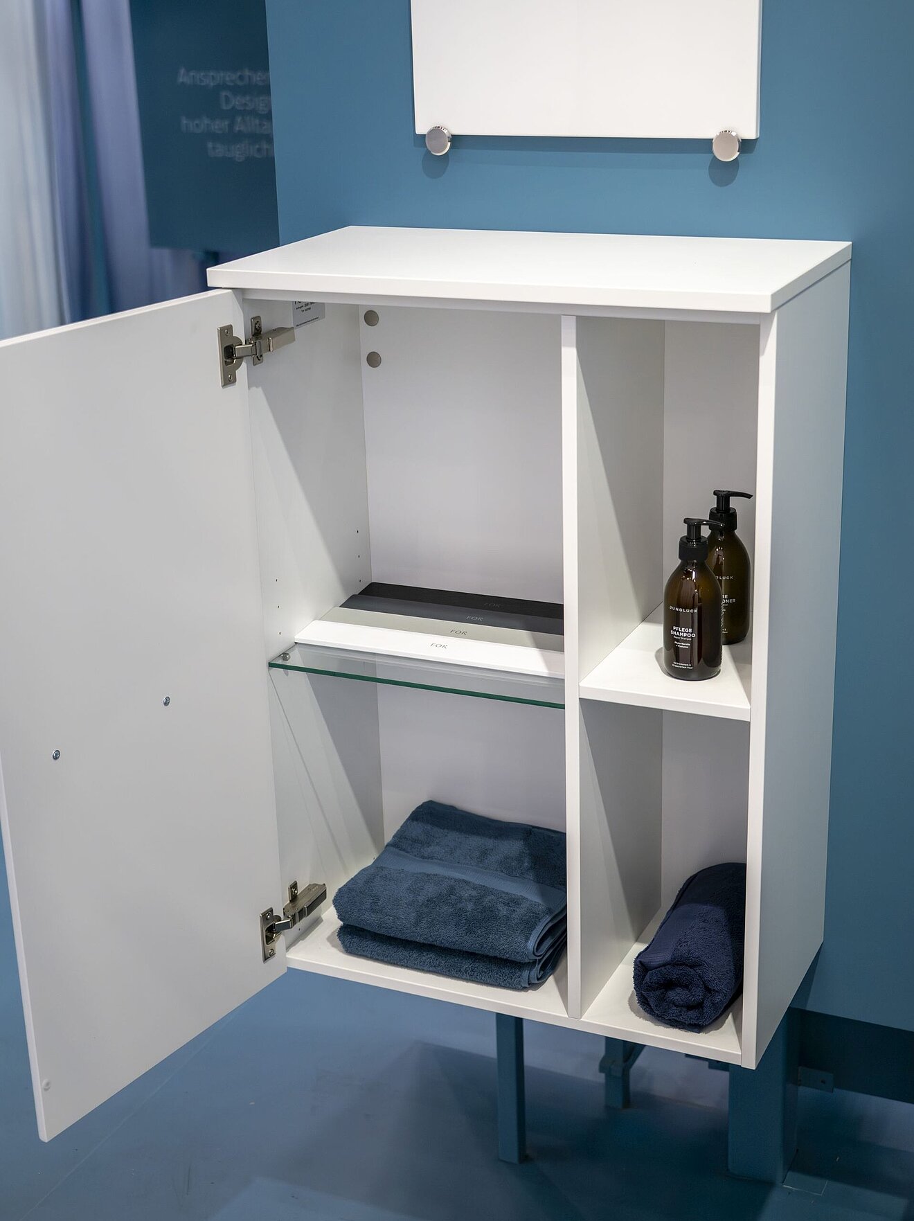 FOR Bathment Schrank geöffnet